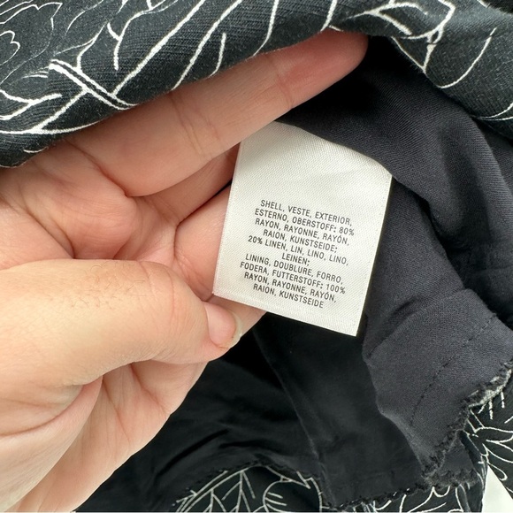 NEW Anthropologie Conversations 38 Of 52 Black Floral Circle Skirt size 4 - Picture 6 of 6